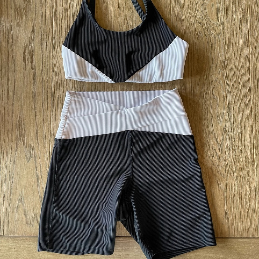 Beach Riot Cora Shorts - Picture 8 of 10